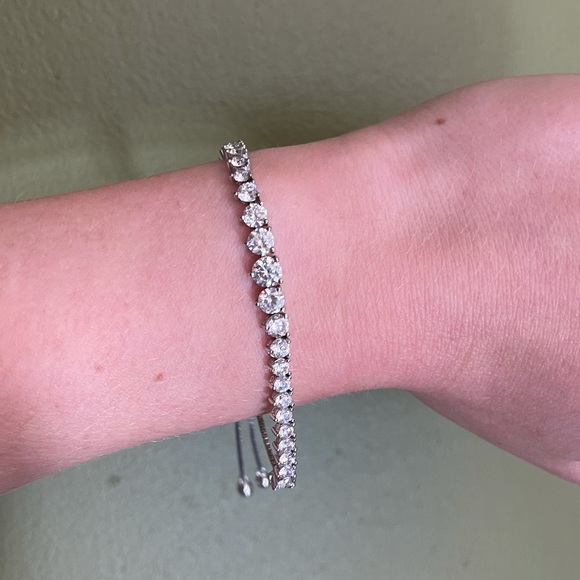 Beautiful tennis bracelet silver Diamond look - Picture 5 of 6